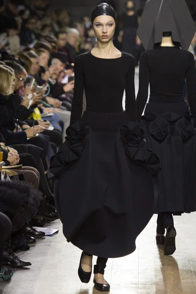 Look 3